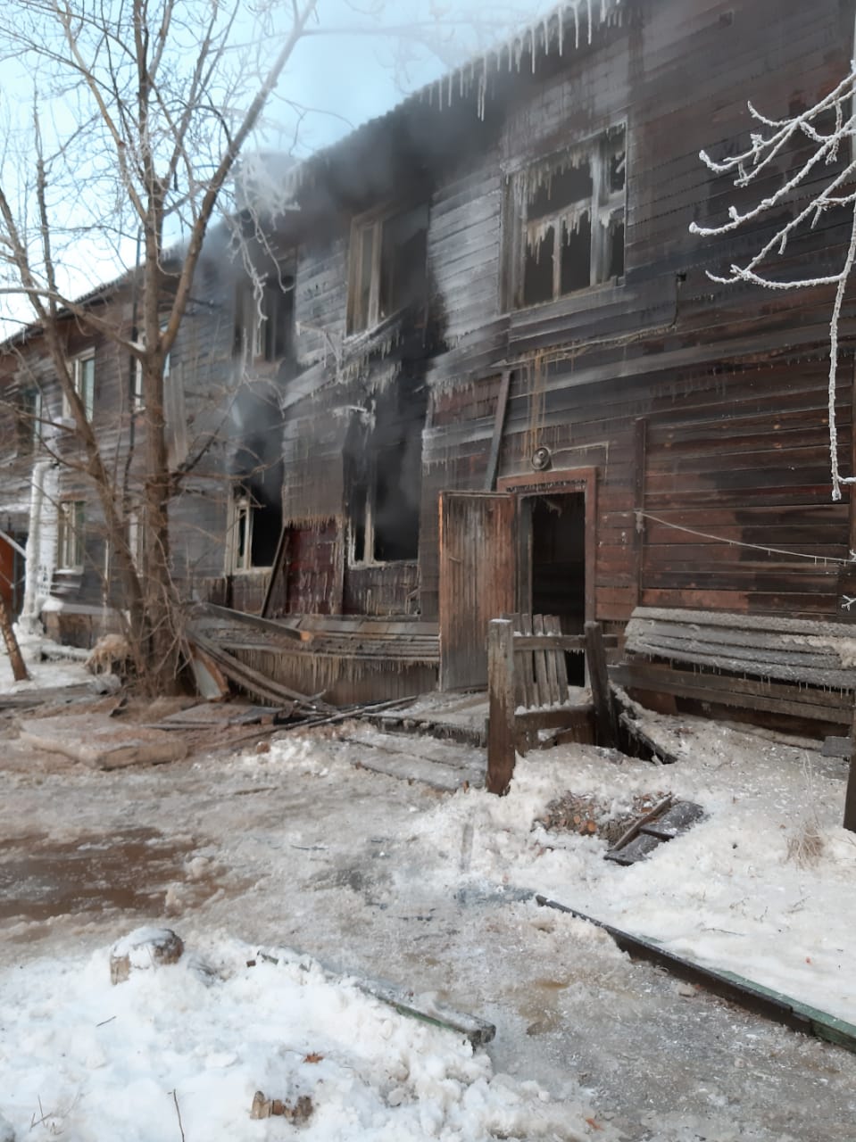 Жителей Якутска призывают оказать помощь пострадавшим от пожара в доме по  ул. Дежнева — Yakutia-daily.ru