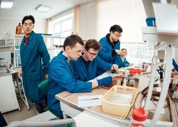 Трое якутских старшеклассников поступили в «сибирский Хогватрс»