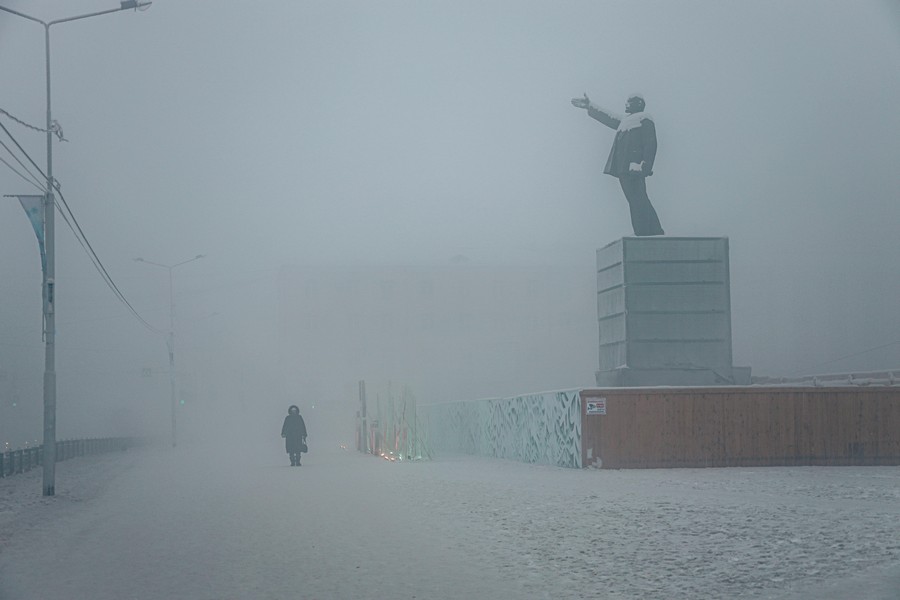 Сильные морозы в якутске. Аномальные холода в Якутске. Морозы в Якутии. Якутск холод.