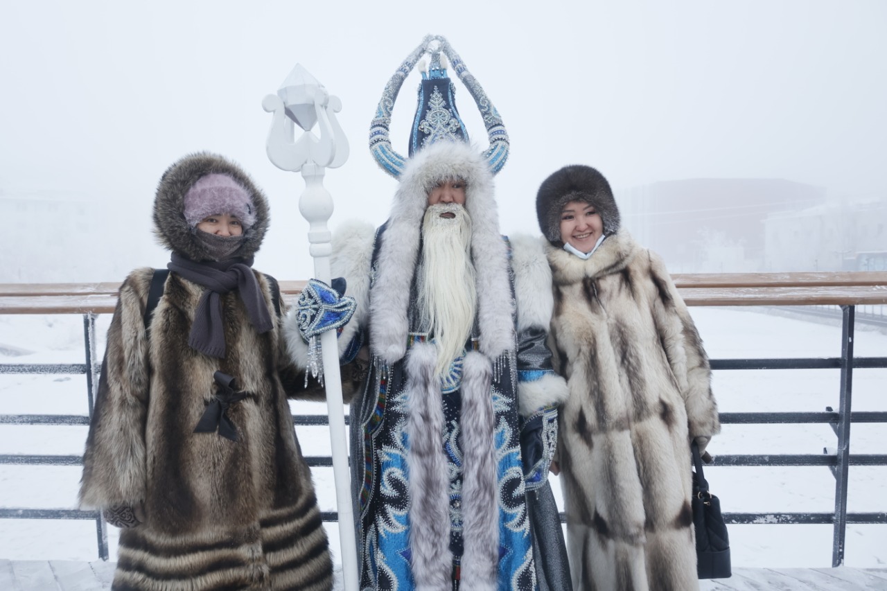 10 лет якутии. Морозы в Якутии. Якутский новый год. Жители Якутии. Якутск жители.