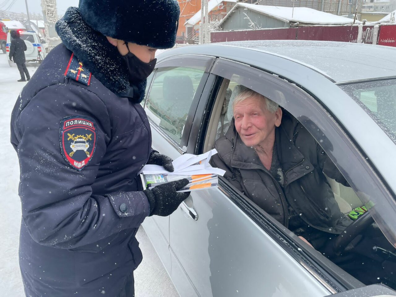 Лихачи, пьяные за рулем и самое аварийное время: как проходят трудовые  будни сотрудников ДПС | 12.02.2022 | Якутск - БезФормата