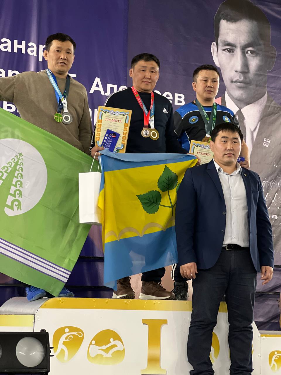 Максимов и Очиржапов стали абсолютными чемпионами Якутии по хапсагаю