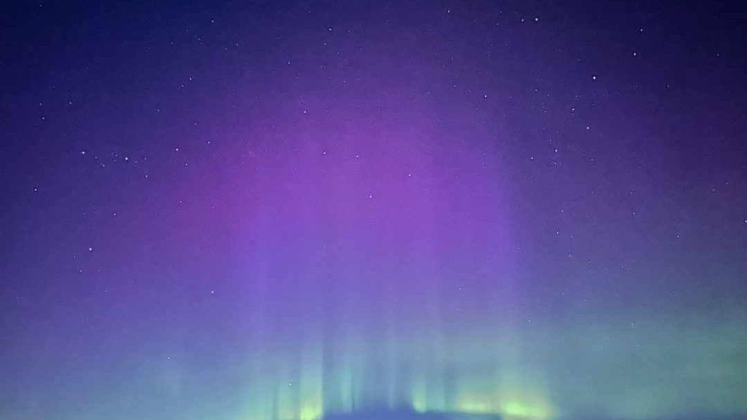 Фотофакт: северное сияние озарило небо над Якутией
